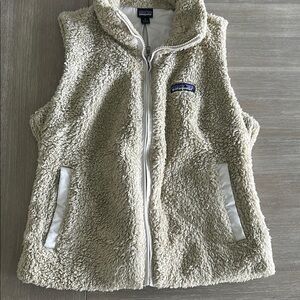 Patagonia‎ vest tan